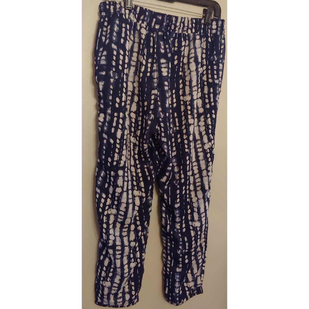 Size XL Blue & White pants
